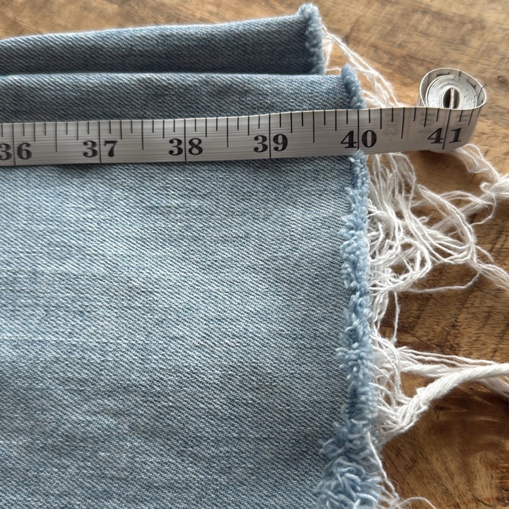 High Rise Split-Hem '70s Flare Jeans || GAP - Picture 6 of 9